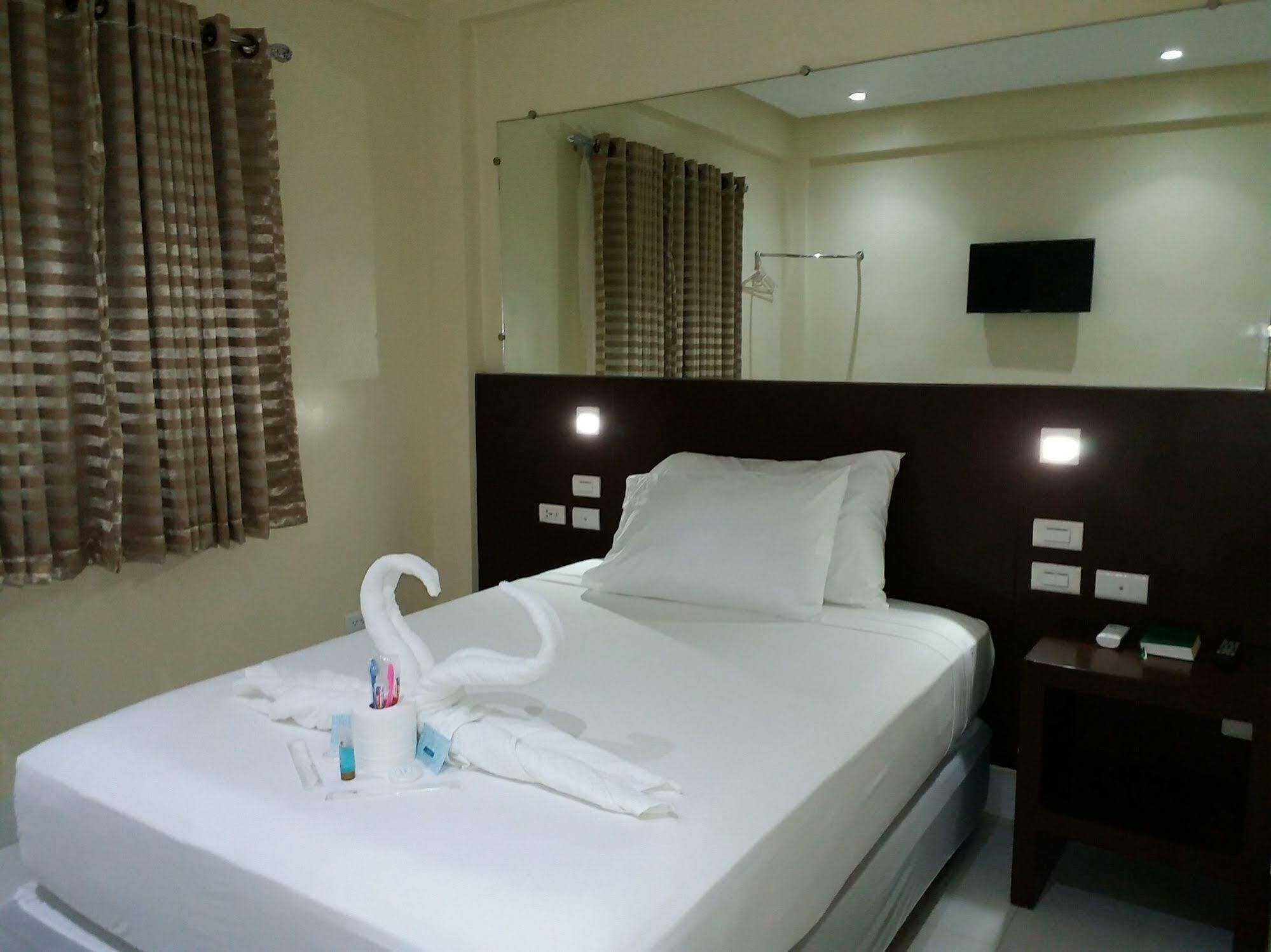 Boracay Midtown Hotel Balabag  Экстерьер фото